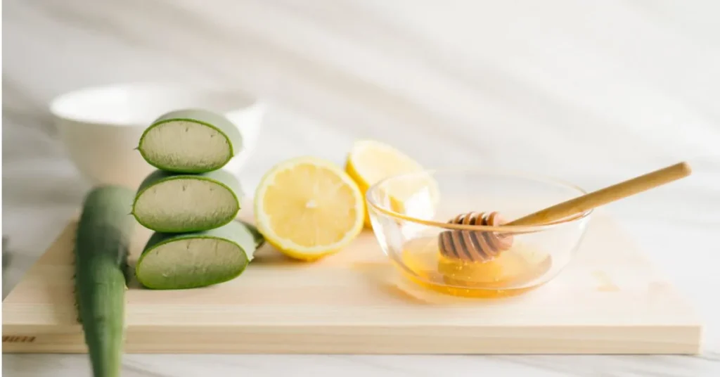 Aloe Vera and Lemon Juice Mask