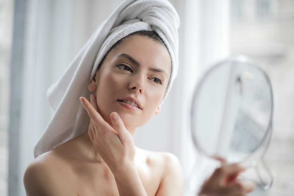 HOW TO TREAT DRY SKIN IN WINTER AT HOME